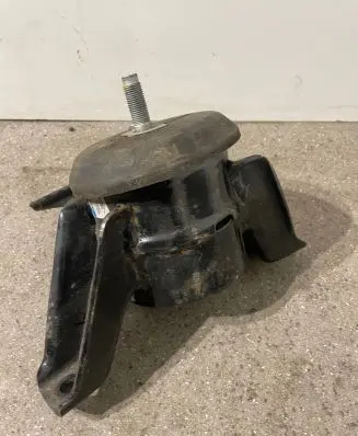 Hyundai Tucson TL Engine mount bracket 21810D3200