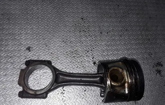 Volkswagen Touran I Piston with connecting rod 038J K71