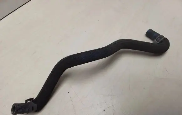 Mercedes-Benz C W204 Engine coolant pipe/hose a6512000358
