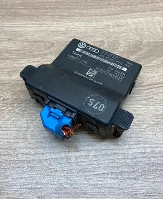 Volkswagen PASSAT B6 Gateway control module 3C0907530C 3C0907951A WITHPLUG