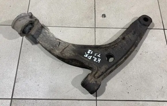 Volkswagen Transporter - Caravelle T5 Front lower control arm/wishbone 7H8407165