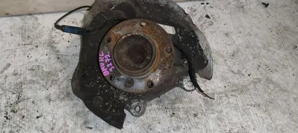 BMW 5 E39 Front wheel hub spindle knuckle 31211092853 31221093427