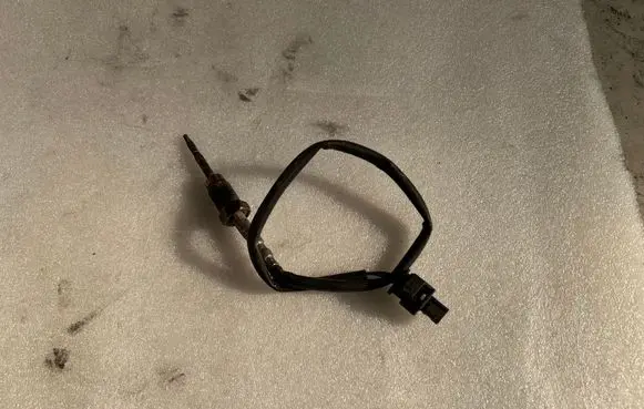 BMW 5 F10 F11 Exhaust gas temperature sensor 7805606