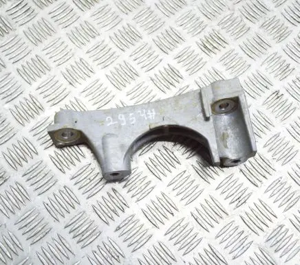 Toyota RAV 4 (XA50) Engine mounting bracket