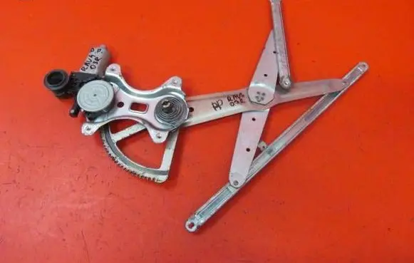 Toyota RAV 4 (XA20) Front door electric window regulator 8571042070