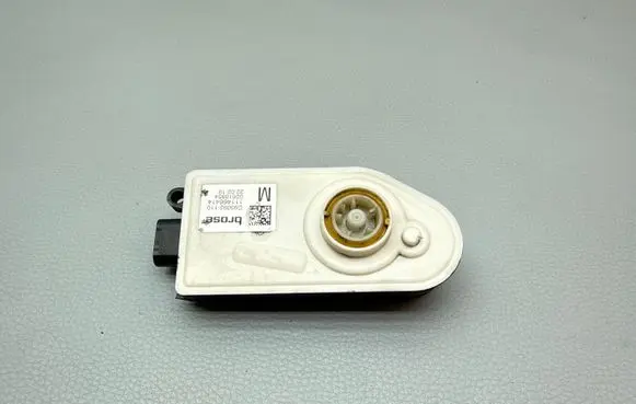 BMW 5 G30 G31 G38 Air flap motor/actuator C93092110 02618854