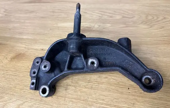 Opel Vivaro Gearbox mounting bracket 91168061