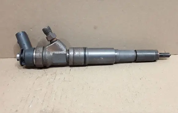 BMW 5 E60 E61 Fuel injector 0445110209 7794435