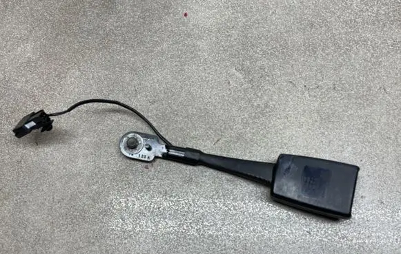 Opel Astra J Front seatbelt buckle 13383723