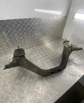 Volkswagen Touareg II Front subframe 7P0199207