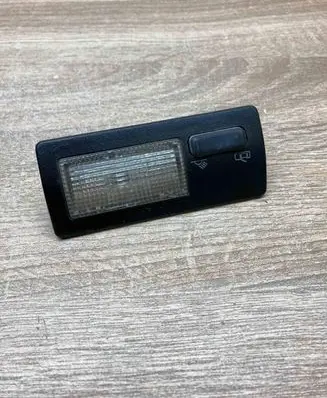 Volkswagen PASSAT B3 Rear seat light 357947291