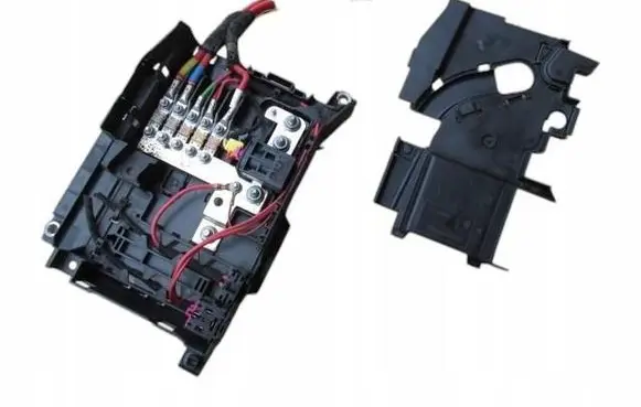 Audi Q7 4L Fuse box cover 