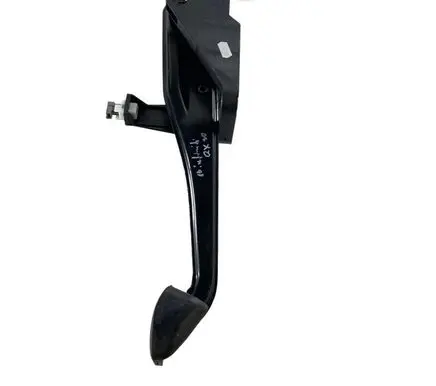 Infiniti QX30 Brake pedal 465015DF1A A2462900400 A2462920208