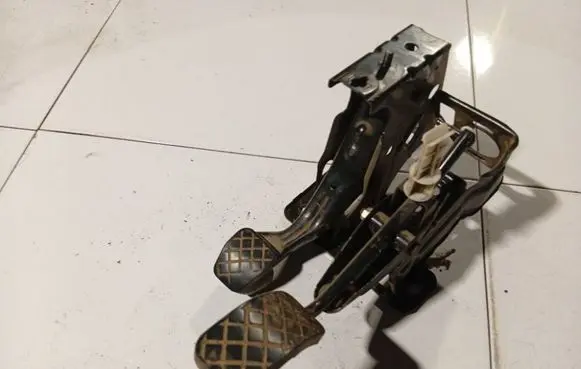 Skoda Octavia Mk1 (1U) Brake pedal 