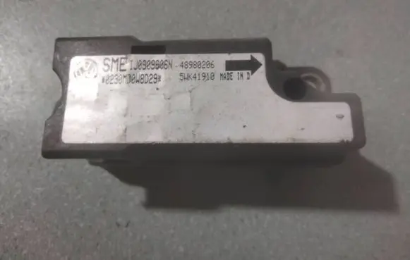Volkswagen PASSAT B5 Airbag deployment crash/impact sensor 1J0909606N 5WK41910 48980206