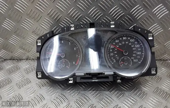 Volkswagen Golf VII Speedometer (instrument cluster) 5g1920940