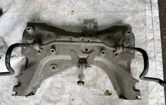 Renault Captur Front axle beam 544011380R
