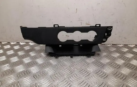 Renault Kangoo III Radio/GPS head unit trim 683105329R