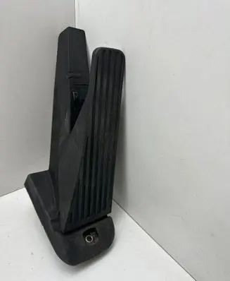 Volvo S90, V90 Accelerator throttle pedal 32212451 014757 151409