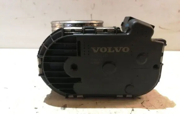 Volvo V70 Throttle valve 8692720 06W233
