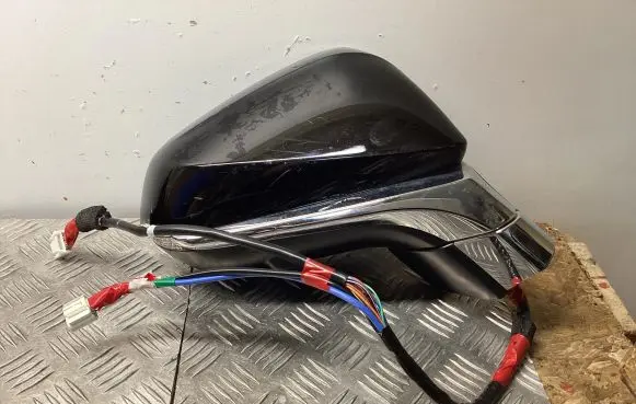 Nissan Patrol Y60 Front door electric wing mirror 034163