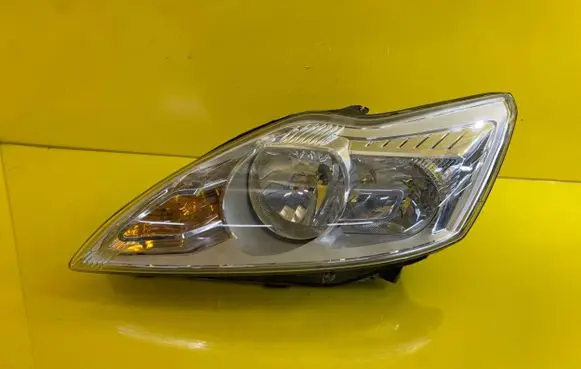 Ford Focus Headlight/headlamp 8M51-13W030-AE