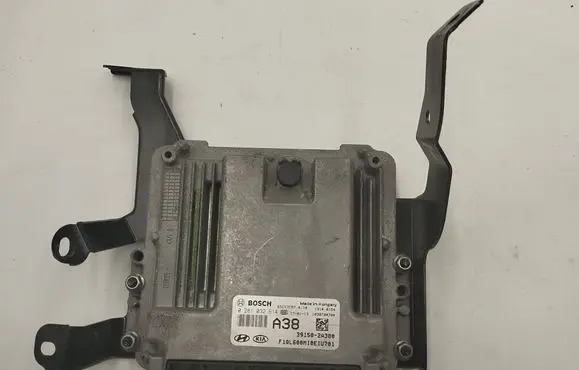 KIA Sportage Engine control unit/module EDC17C57 391502A380 0281032614