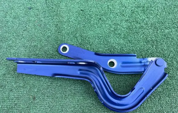 Volkswagen ID.4 Engine bonnet/hood hinges 11A823302