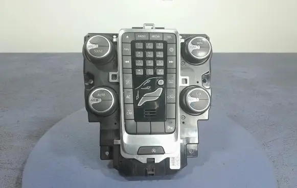 Head unit multimedia control