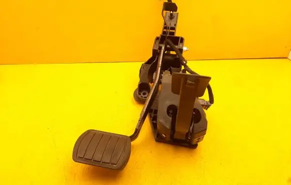 Citroen DS7 Crossback Accelerator throttle pedal 9674829180 9829019980