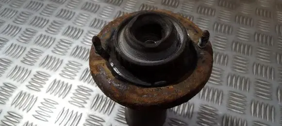 Audi A4 S4 B5 8D Coil spring mount 
