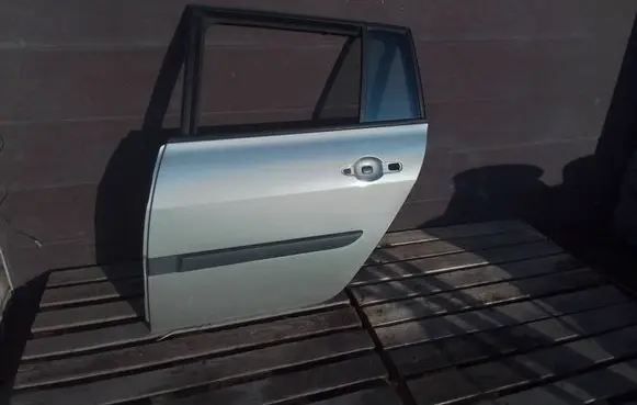 Renault Megane II Rear door
