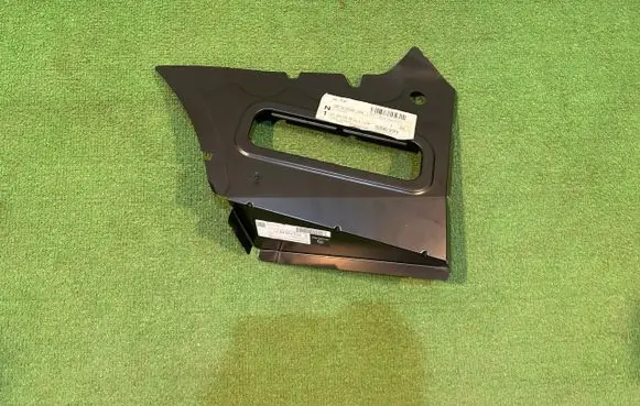 Mercedes-Benz GLC X253 C253 Fender mounting bracket A2536306901