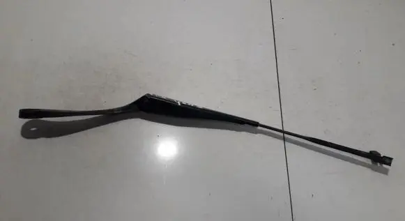 Mercedes-Benz C AMG W204 Front wiper blade arm A2048200244