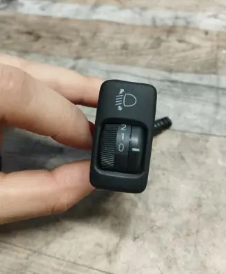 Lexus IS 220D-250-350 Headlight level height control switch