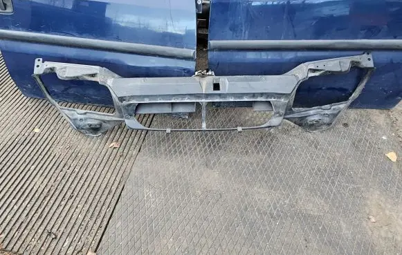Peugeot 806 Radiator support slam panel
