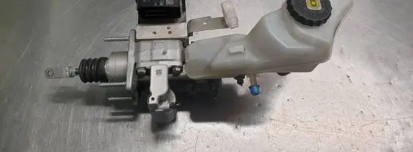 Toyota Prius (XW50) Master brake cylinder 4721047110 LW11010002