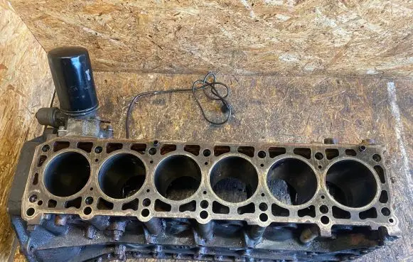 Mercedes-Benz E W124 Engine block 