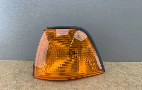 BMW 3 E36 Front indicator light 63138353277 8353277
