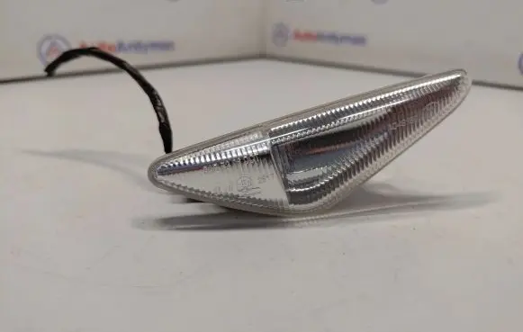 BMW X5 E70 Front fender indicator light 7171007 63137171007