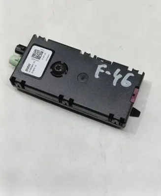 BMW 2 F46 Aerial antenna amplifier 9352601 21367510 AV935260102