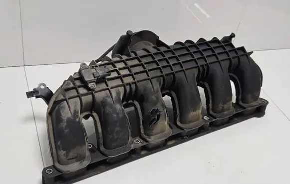 BMW 1 E82 E88 Intake manifold 7564678 7585492 51750610