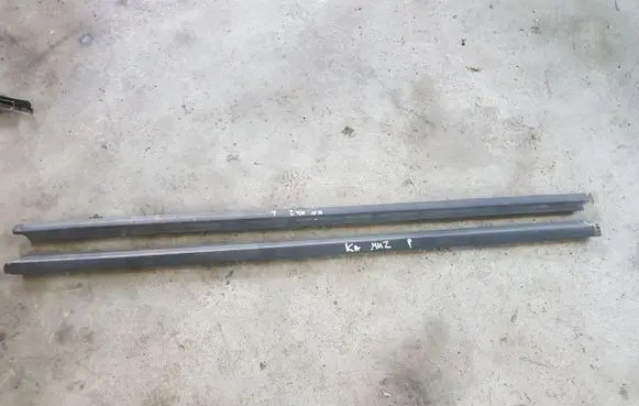 Ford Ka Front door windshield rail 