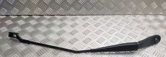 Volvo V70 Front wiper blade arm 30796036