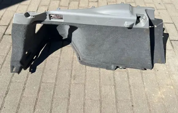Toyota Prius (NHW20) Trunk/boot lower side trim panel 6471547010