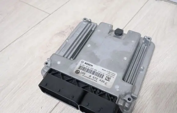 BMW 7 F01 F02 F03 F04 Engine control unit/module 8572439 0281019426
