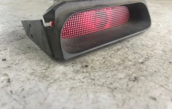 Nissan Patrol Y61 Third/center stoplight