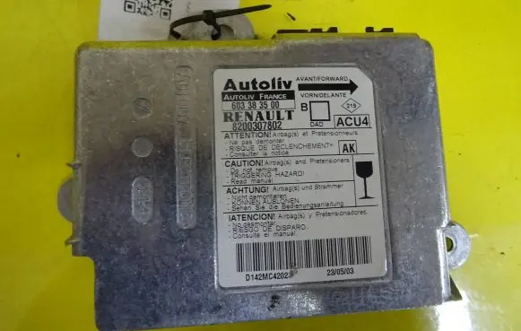 Renault Megane II Airbag control unit/module 603383500 8200307802