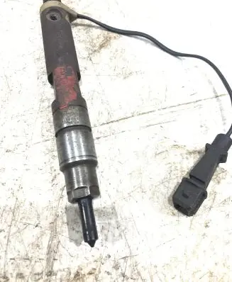 Audi A4 S4 B5 8D Fuel injector 028130201J 671C2