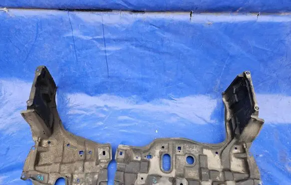 Toyota Verso-S Engine splash shield/under tray 51442-52090 51441-52180